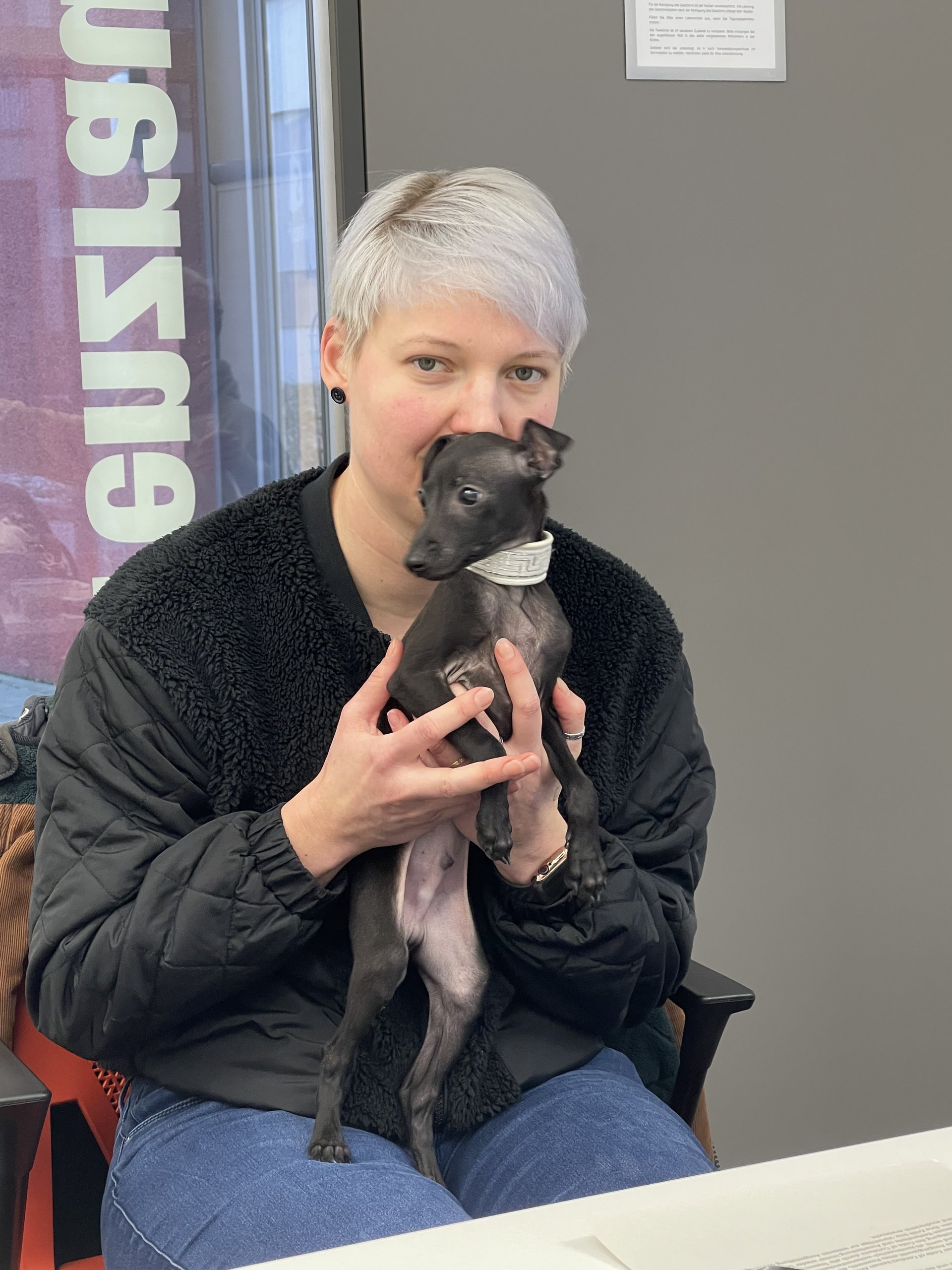 Christine mit Hund Pablo.